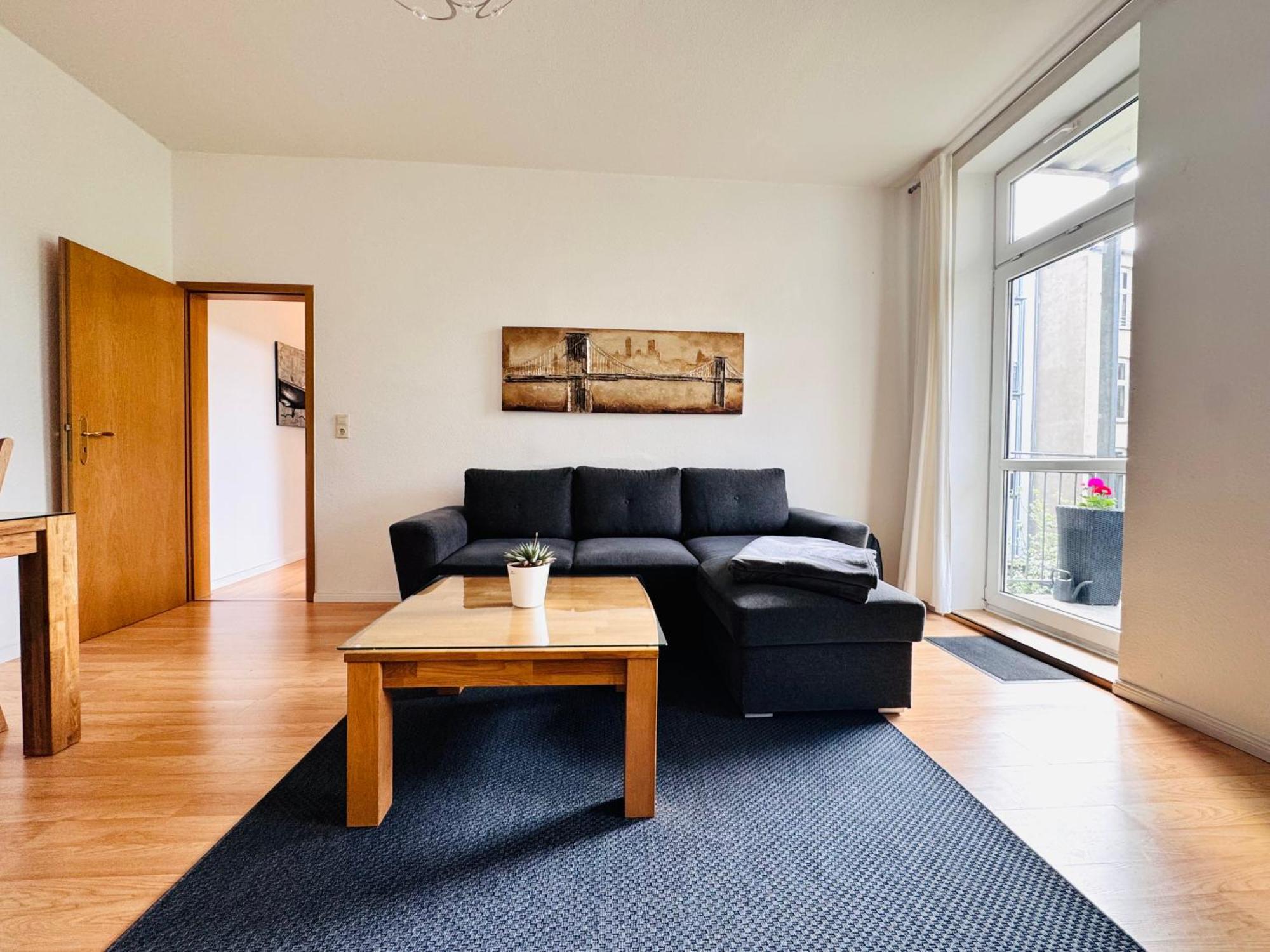 Attraktive Wohnung Im Schoenen Hinterhof 슈베린 외부 사진